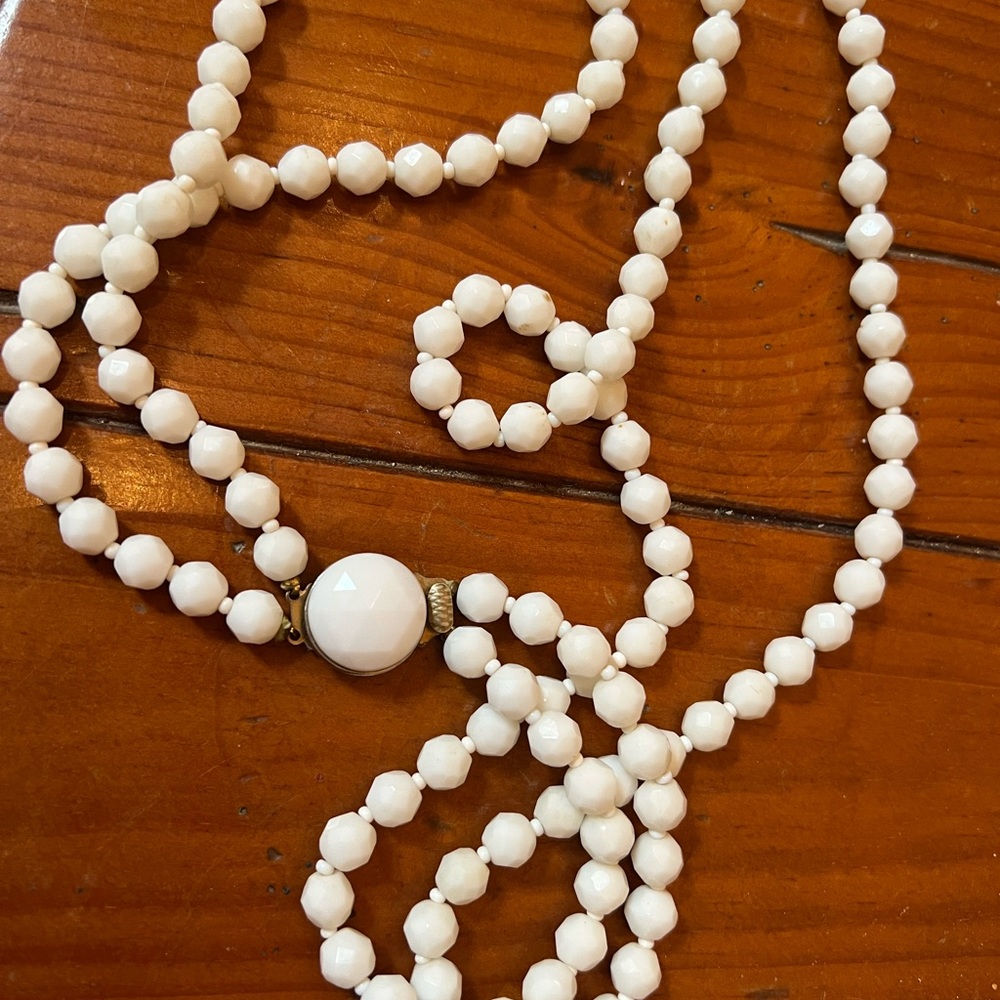 Vintage white double strand beaded necklace